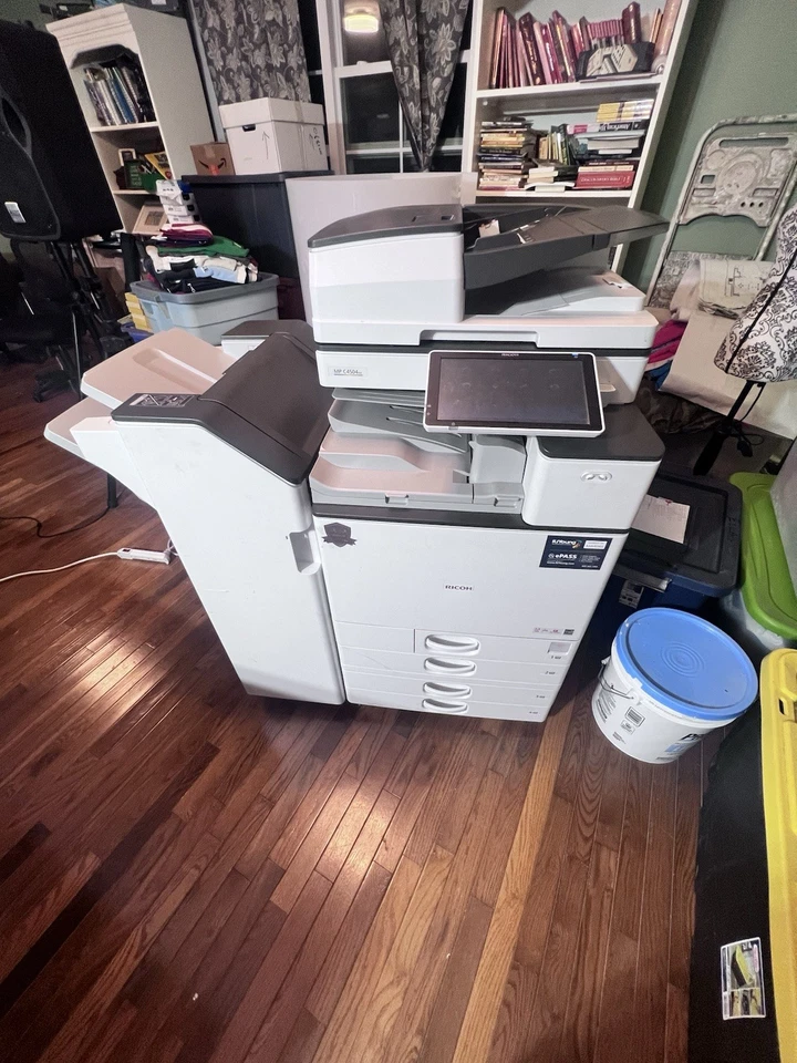 Ricoh MP C4504ex Color Copiadora Impresora Escáner Fax con Acabador Juego de Tóner Extra Foto 1 de 4