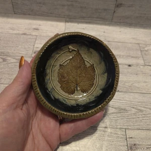 Handmade Studio Pottery Trinket Dish Leaf Impression Signed DRH Rustic Glaze - Picture 1 of 5