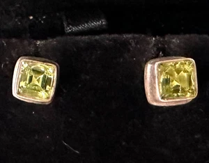 Vintage Earrings MARKED 925 STERLING SILVER Pierced Stud Green Jewelry lot y - Picture 1 of 4