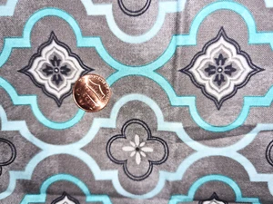 Tela acolchada de algodón vintage gris patrón marroquí Isabella Cynthia Coulter - Imagen 1 de 4