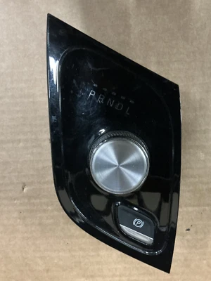 2017-2020 CHRYSLER PACIFICA TRANSMISSION GEAR SHIFTER SELECTOR OEM 68240089AJ - Image 1 of 4