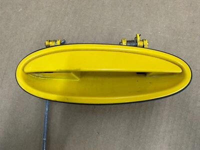 Chevrolet Corvette C5 2001-2004 amarillo 423B manija de puerta de pasajero Foto 1 de 2