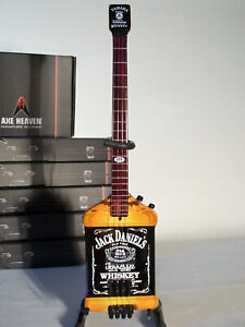 Guitare basse miniature « Jack Daniels » Michael Anthony ex. Van Halen