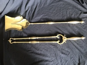 Juego de herramientas de fuego pesado de latón antiguo grande de colección pala y pinzas - Imagen 1 de 7