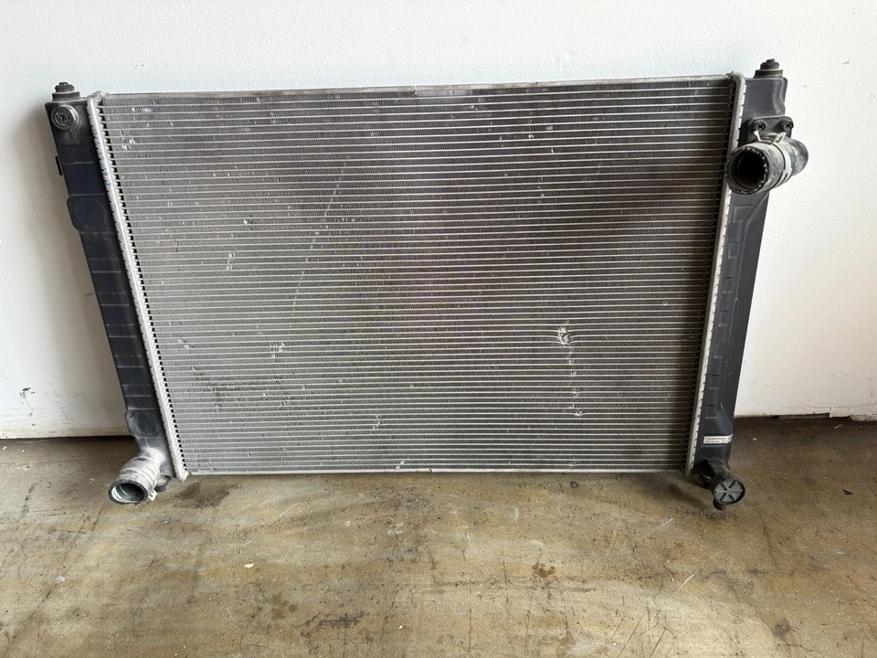 Radiator Aluminum For 2014, 2015, 2016, 2017, 2018 Infiniti Q70 3.5L, Original - Image 1 of 4