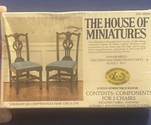 Silla Chippendale de pierna recta The House of Miniatures #40028 vintage sellada - Imagen 1 de 1