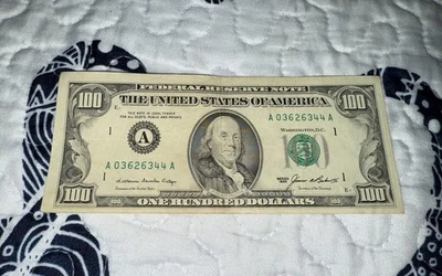 100 Dollar Bill Note ERROR. Printed Off Center 1985 Series. - Image 1 of 3