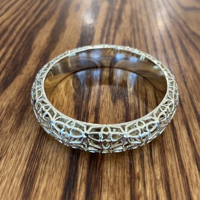 Hermoso Brazalete Kendra Scott Retirado Oro Logo Filigrana Hagan Pila Brazalete Foto 1 de 4