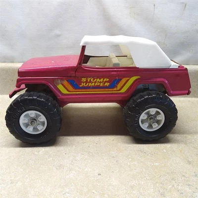 Jersey de tocón Tonka vintage, Jeepster, camión acero prensado, versión rosa Foto 1 de 4