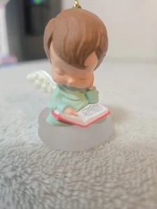 1993 Hallmark Keepsake Ornamento Angeli di Maria Gioia #6 in Serie Angelo Lettura - Foto 1 di 6