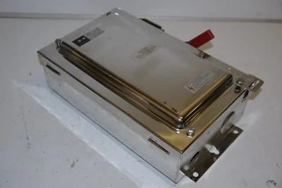 Interruptor de seguridad Cutler Hammer DH361W y carcasa de acero inoxidable 30A 600V 3 polos Foto 1 de 4