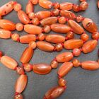 LONG collier de perles de cornaline en agate polie orientale vintage. 123 grammes