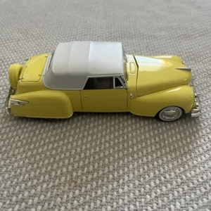 Signature Models 1932 Chrysler Lebaron 1/32 Die-Cast Canary Yellow Automobile - Picture 1 of 11