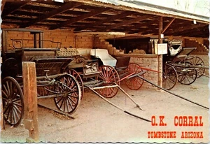 Buggys, Reisebusse, Waggons Grabwagen in OK Corral Tombstone Arizona Postkarte - Bild 1 von 2