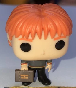 Funko Pop! Minifigura Harry Potter FRED WEASLEY con maletín calendario de Adviento - Imagen 1 de 9