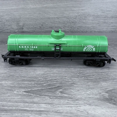 HO Scale Single Dome Tank Car EORX 1086 Cities Service Oils Green Tanker Car - Image 1 of 4