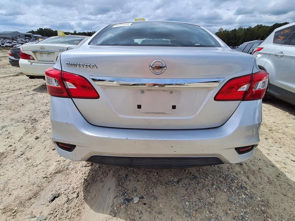 Maletero/portón trasero S sin alerón compatible con 16-19 Sentra 2683484 Foto 1 de 4