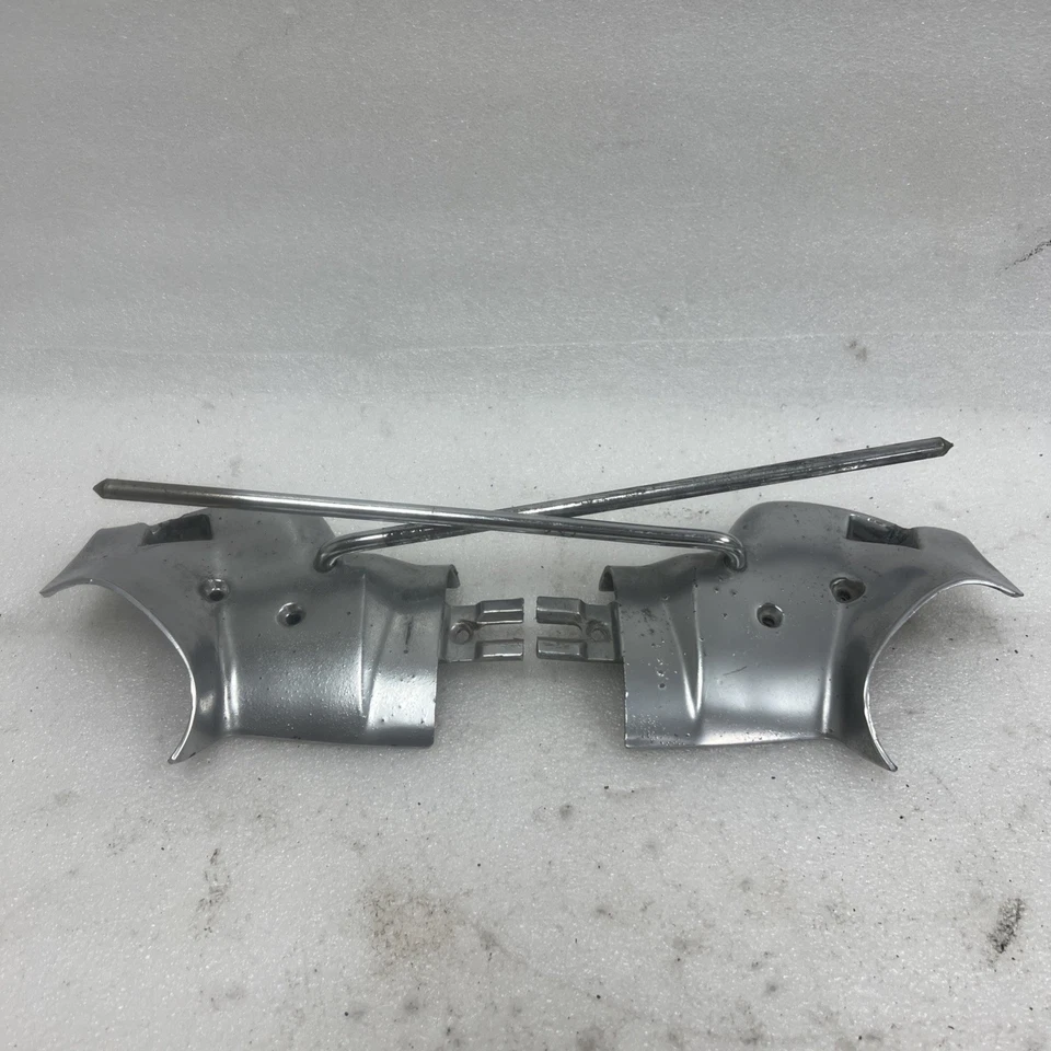 Ford Mustang and Cougar 1971-1973 convertible par de soportes parasol Foto 1 de 4