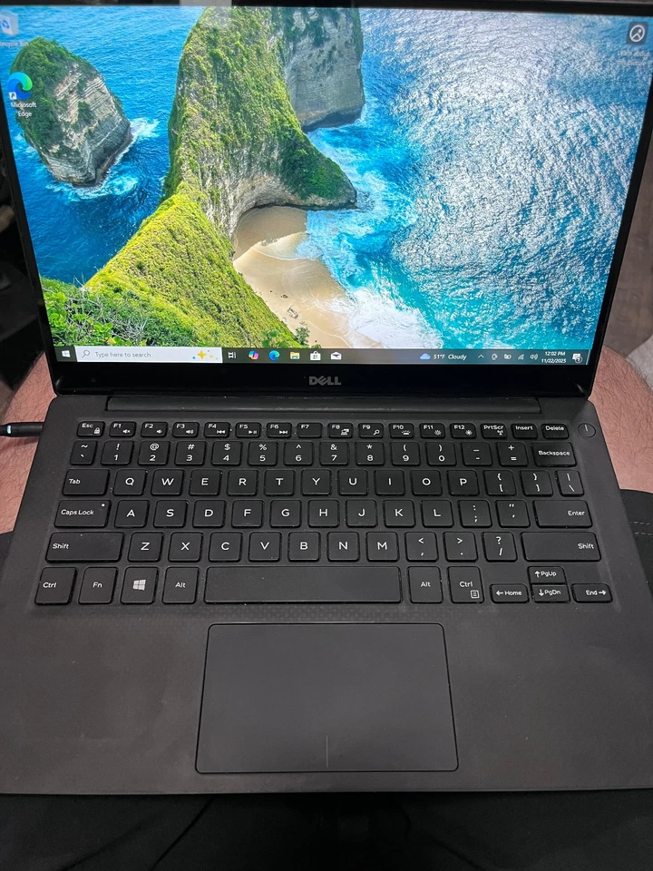 Dell XPS 13 9360 13" Core i5-7200U 2.5GHz 8GB RAM 256 GB SSD Windows 10P - Image 1 of 4