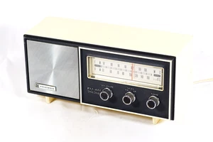 Radio AM/FM transistor de estado sólido Panasonic vintage modelo RE-6137 - Imagen 1 de 9