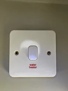 Schneider Lisse 20A DP switch Water heater GGBL2014WH - Picture 1 of 2
