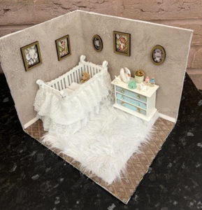 OOAK Unique 1/12 Dolls House Miniature Cute Neutral Nursery Diorama Display (Z) - Picture 1 of 12