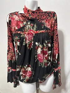 Camisa Top Free People Brainbridge Embzoide Mediana Roja Floral Recorte Manga Campana - Imagen 1 de 7
