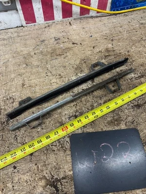 Ford Truck F150 F350 F600 1973 1979 doble cabina puerta trasera vidrio canal de sellado de orugas Foto 1 de 4