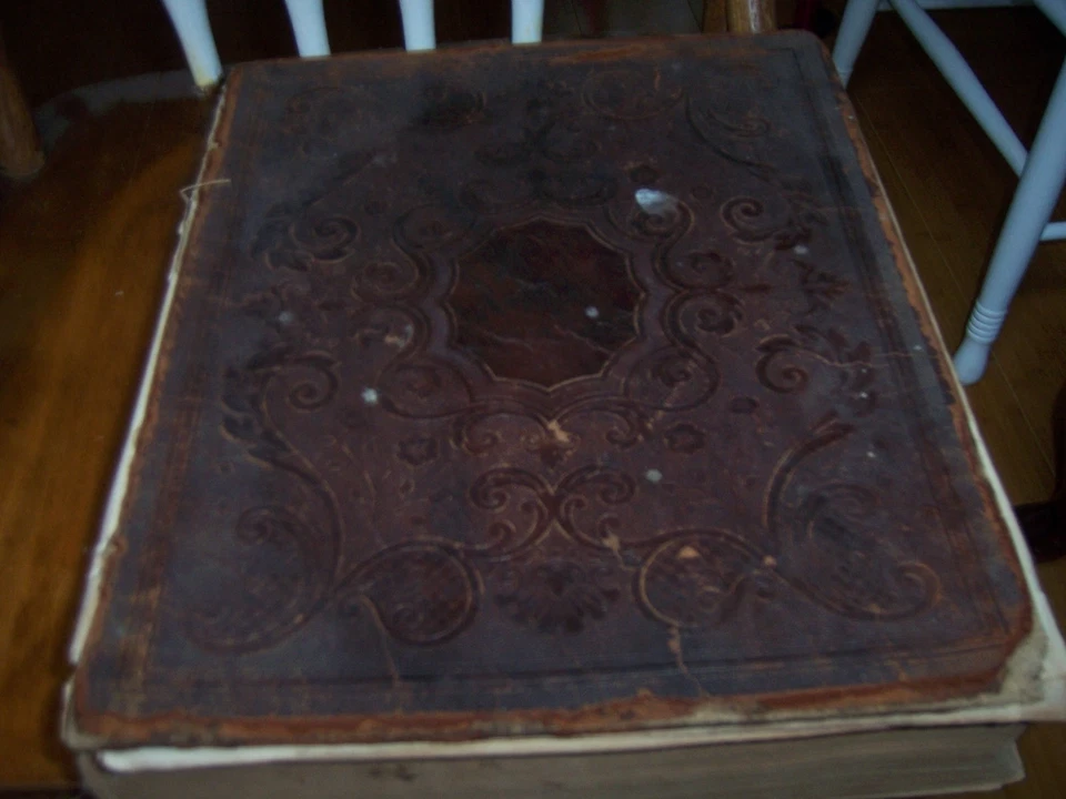 1846 The Complete Family Bible with Apocrypha Foto 1 de 4