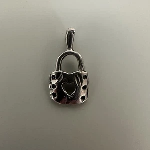 Colgante con candado pequeño de plata vintage de 5/8" h - Imagen 1 de 5