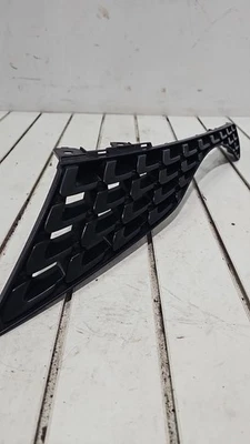 REJILLA LATERAL PASAJERO DELANTERO IZQUIERDO NISSAN JUKE F15 1.6 62075BV80A Foto 1 de 4