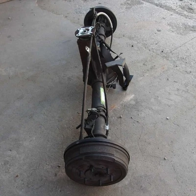 NISSAN VW2E26 NV350 Caravan Rear Differential Housing Used - Imagen 1 de 4