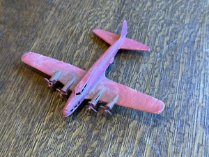 Nice Vintage Renwal WW2 Boeing B17 marbled plastic Airplane - Picture 1 of 7