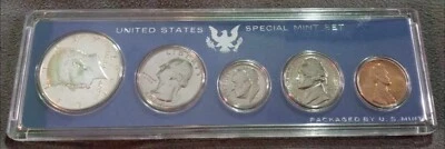 1967 United States Special Mint Set 40% Silver Half Dollar IN Set. BU  - Image 1 of 2