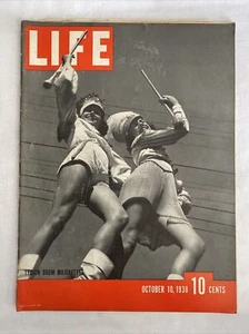 1938 October 10 LIFE Magazine Hitler Open To Peace But At A Price (BM154) - Bild 1 von 3