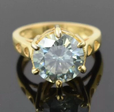 4.80 Carat Blue Natural Earth-Mined Zircon Gemstone - Size 6 - Image 1 of 4