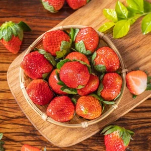 100+Red Strawberry Seeds Big Flesh Fruit Perennial Container Garden USA - Picture 1 of 5