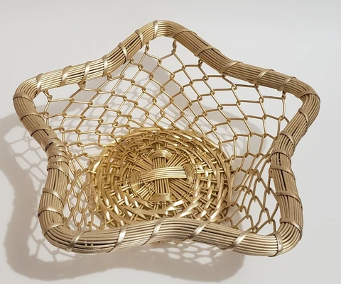 Gone Tone Star Shaped Metal Sturdy Wire Basket  Kitchen Holiday 9 X 3 Inches Cover