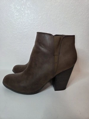 Fergalicious Botas Tacón Mujer 9.5 Foto 1 de 4