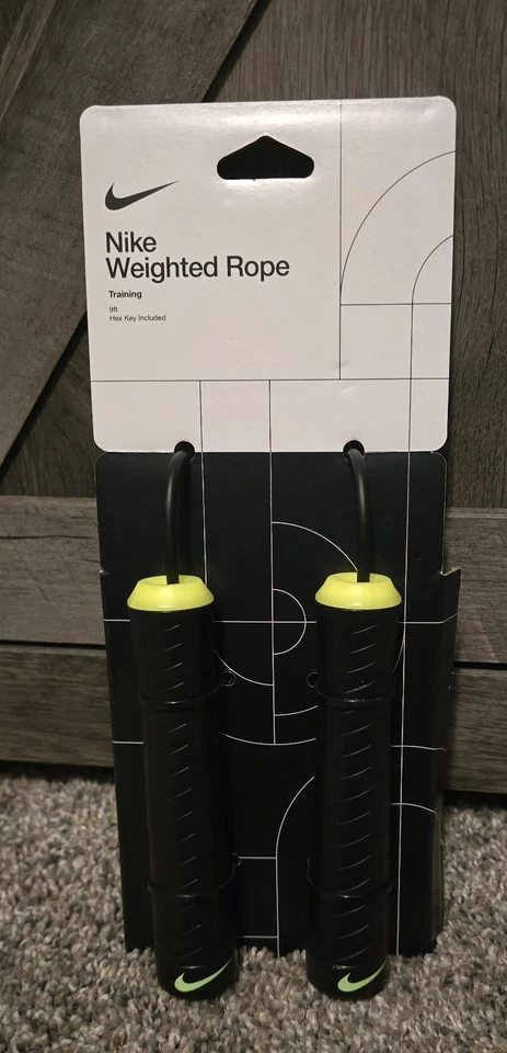 Cuerda con peso Nike Jumprope 9' con asas de 0,5 lb negra/verde Foto 1 de 1