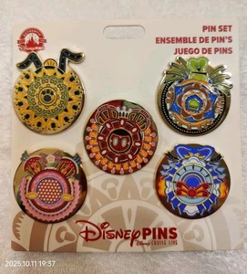 Disney Cruise Line Junkanoo Pin Set Lookout Cay at Lighthouse Point DCL Nuovo - Foto 1 di 1