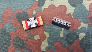 Bundeswehr Veteranenabzeichen Bandspange Bandschnalle Ordensspange + Halter - Bild 1 von 1