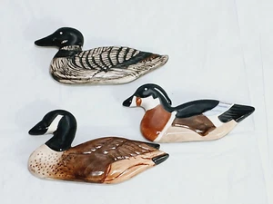 Vtg Ceramic WATERFOWL / BIRDS MAGNETS == 1970's Taiwan - Picture 1 of 10