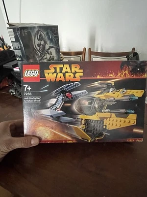 LEGO Star Wars 7256 Jedi Starfighter and Vulture Droid - Photo 1/4