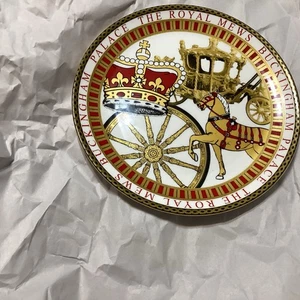 The Royal Mews Buckingham Palace Bone China piatto insalata 8 'inch Trinket Horse - Foto 1 di 5