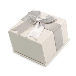 Large Off White Square Cardboard Jewellery Gift Box for Ring, Stud Earring, - Picture 1 of 6