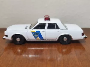 Personalizzato scala 1/64 New Jersey Polizia di Stato anni 80 Dodge Diplomat - Foto 1 di 8