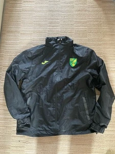 Norwich City Fußball Regenjacke Joma leicht schwarz Herren Large. " Hat Kapuze. - Bild 1 von 6