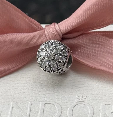Original Pandora Charm „strahlende Liebesblüte“ 925 Silber #791762CZ - Bild 1 von 3