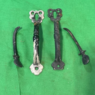 Duas alças antigas vitorianas de trava de polegar para porta/portão ornamentadas - Imagem 1 de 4